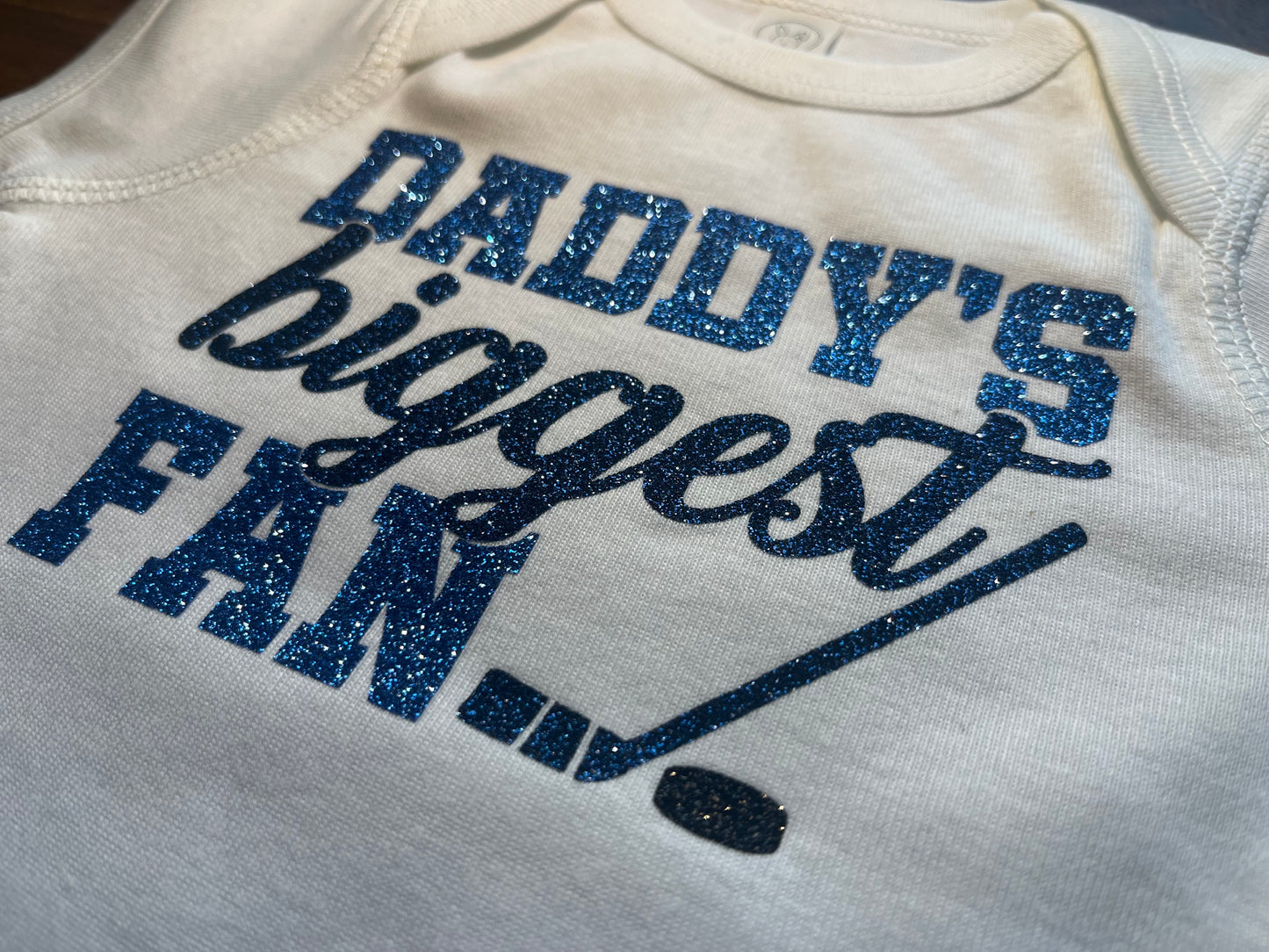 glitter daddy’s biggest fan hockey baby bodysuit / toddler shirt